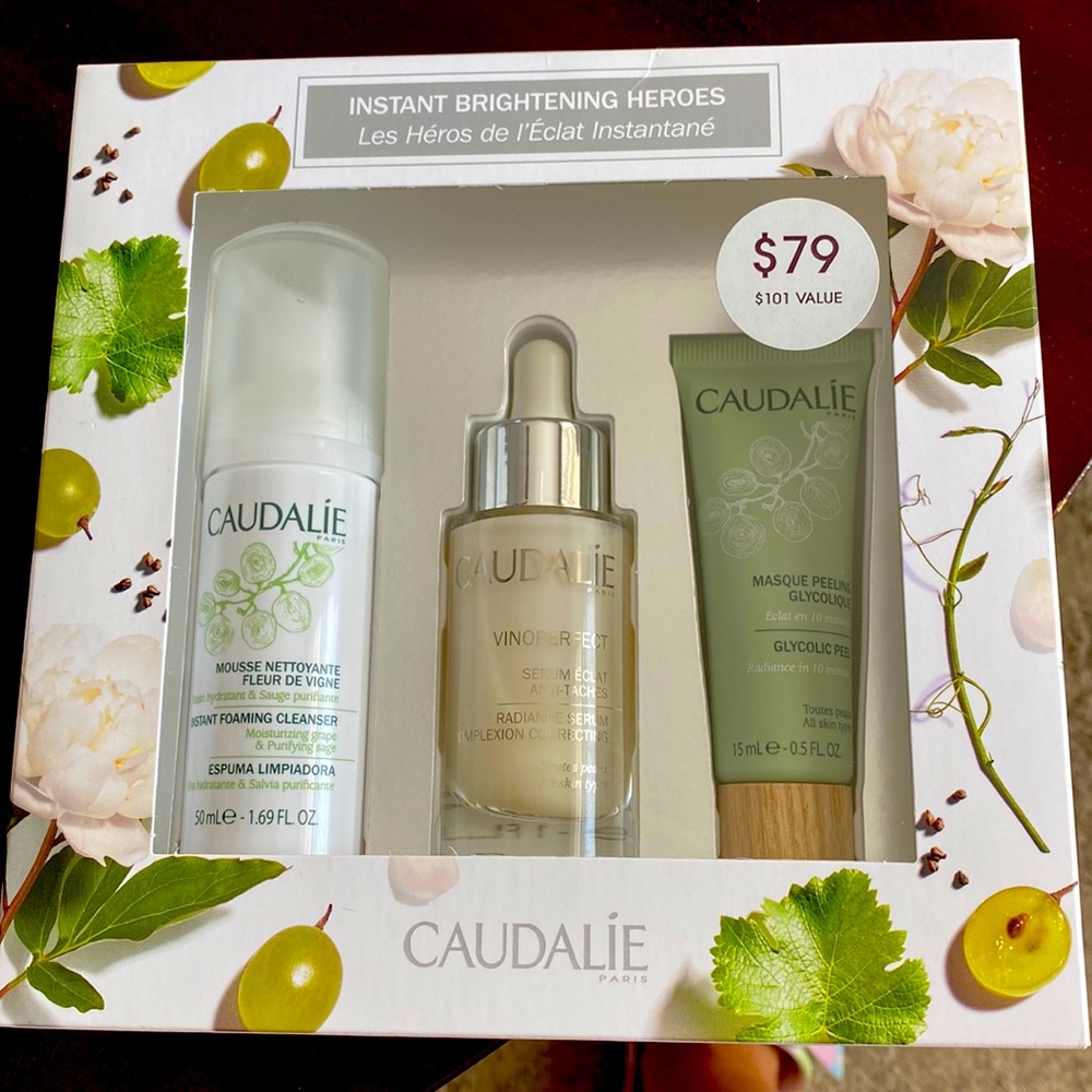 COPY - Caudalie Instant Brightening Heroes Set